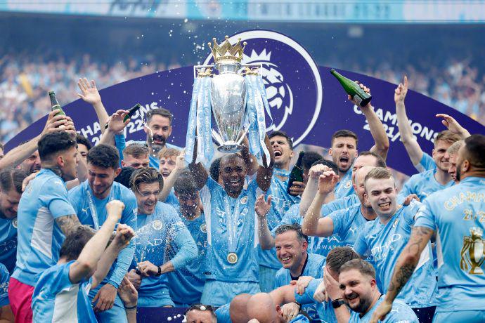 张琳芃第11次赢得中超冠军，超越郑智成国内联赛历史第一人！