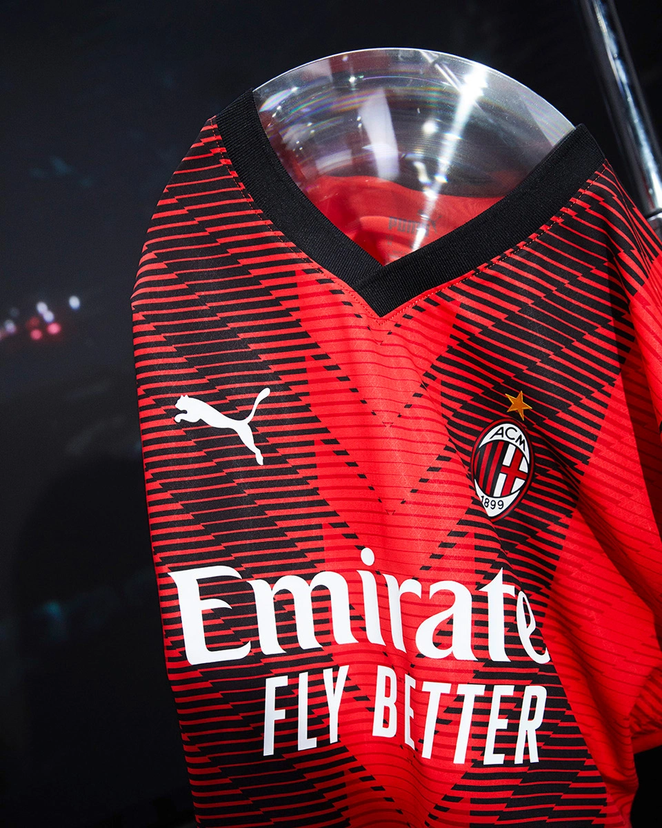 弗兰克：范德芬进球前我心想他要去哪，在场边喊让他快传球