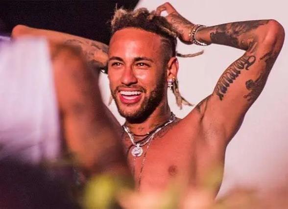 罗马最稳一环还是他，托蒂盛赞门将斯维拉尔，你让其他人怎么混