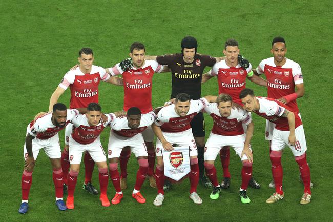 意甲半场：伊尔迪兹双响，埃斯波西托破门，尤文2-1卡利亚里（半场战报：伊尔迪兹梅开二度，埃斯波西托建功，尤文暂2-1领先卡利亚里）