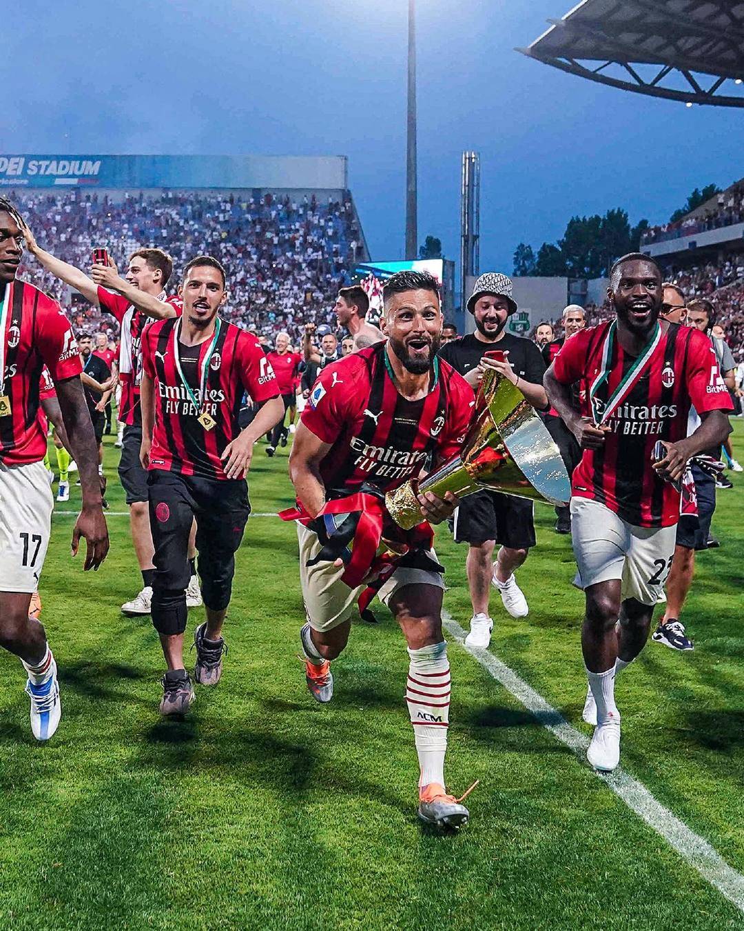 意甲半场：贝尔加利、科伦坡破门，热那亚1-1维罗纳