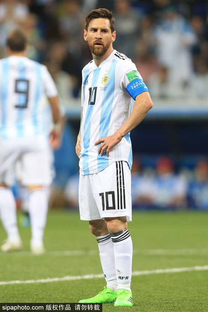 曼晚：曼联已收到B费的检查报告，即便伤愈也会有很高的复发风险（曼晚：曼联已获B费检查结果，即使康复复发风险仍高）