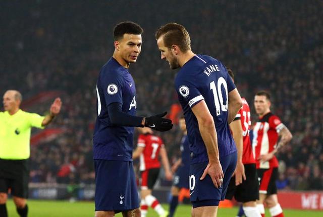 伯利：英国报纸每天都在提醒我，他们有多聪明，而我有多愚蠢（伯利：英国报纸日复一日地告诉我——他们多聪明，我有多愚蠢）