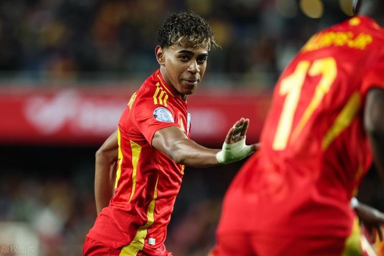 曼联红魔主场零封狼队