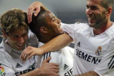 海外博主：普利希奇正在与好莱坞女演员悉尼妹谈恋爱（海外博主爆料：普利希奇疑与好莱坞女星悉尼妹相恋）