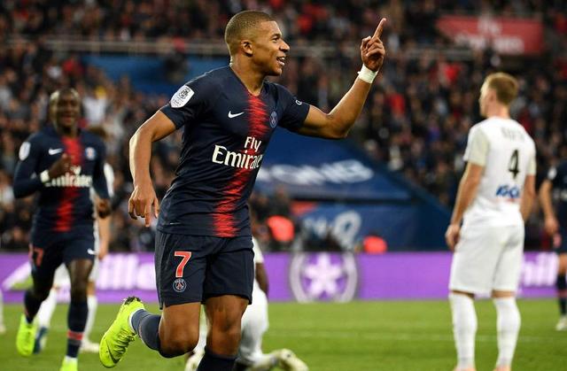 今天是北京时间2025年12月05日星期五,欢迎收看早报！